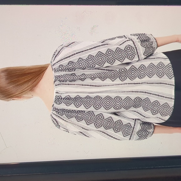 DEX* plus size 1x jacquard v neck top 3/4 sleeve slit sides - Picture 14 of 15